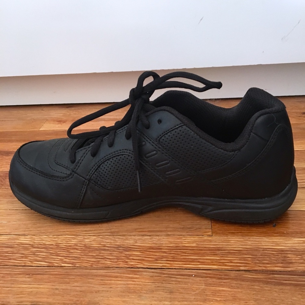 safeTstep Comfort Slip Resistant Black Sneakers